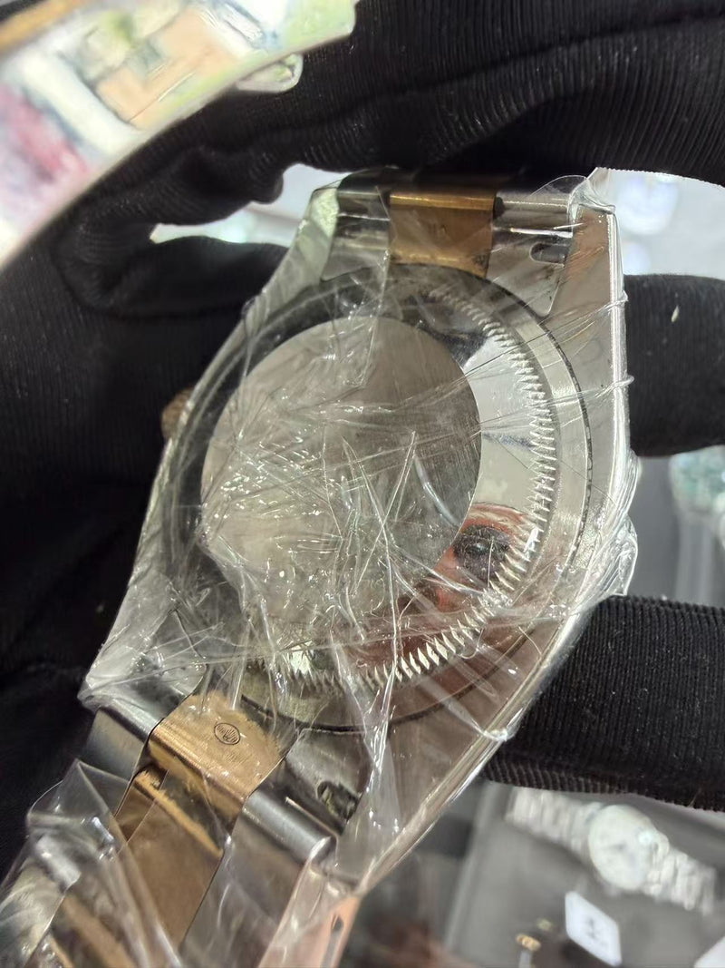 Watch with a fluted bezel — View 4