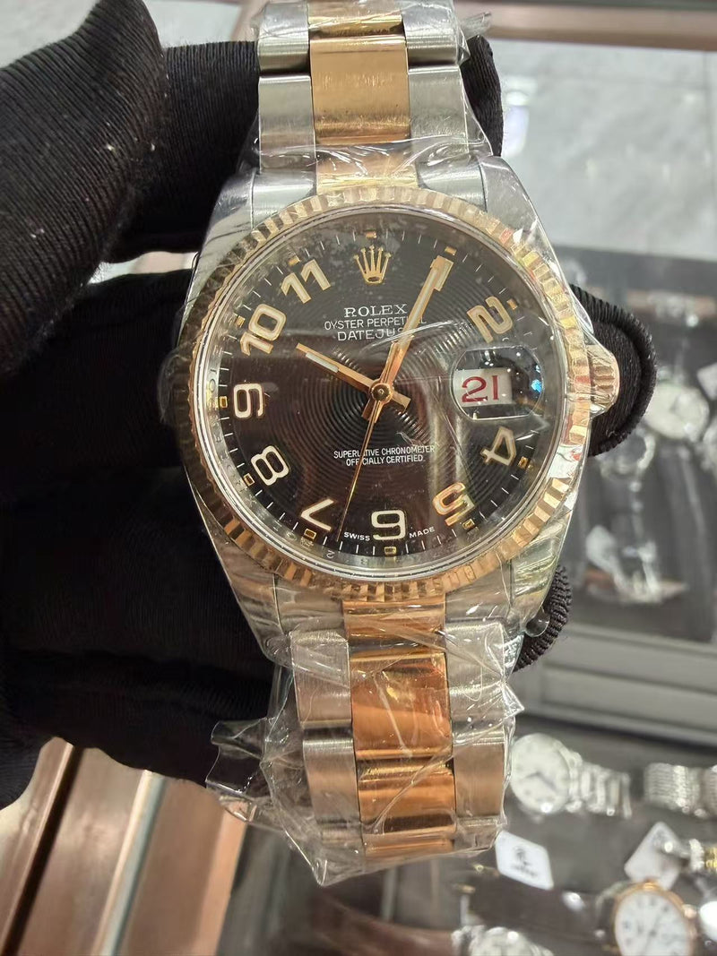 Watch with a fluted bezel — Main view