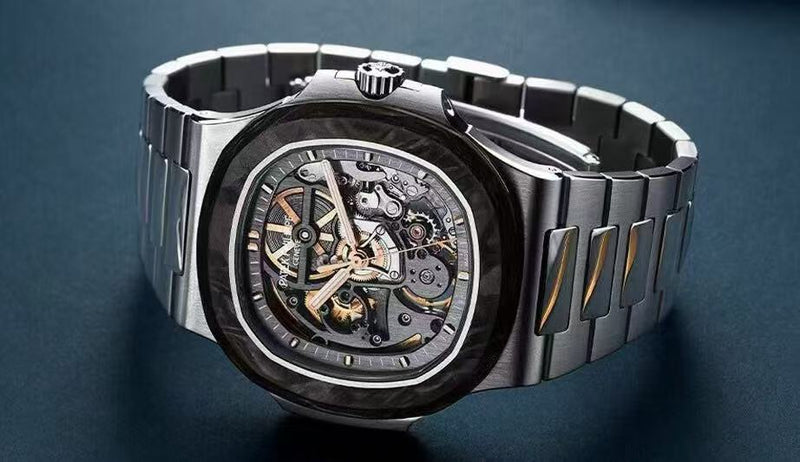 Patek Philippe Nautilus 5711 Steel Model+Cartier Santos Mini-Model Ladies' Watch Dial — View 2