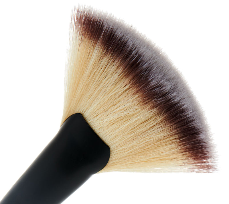 EVE PEARL 204 Dual Fan Highlighter Brush — View 2