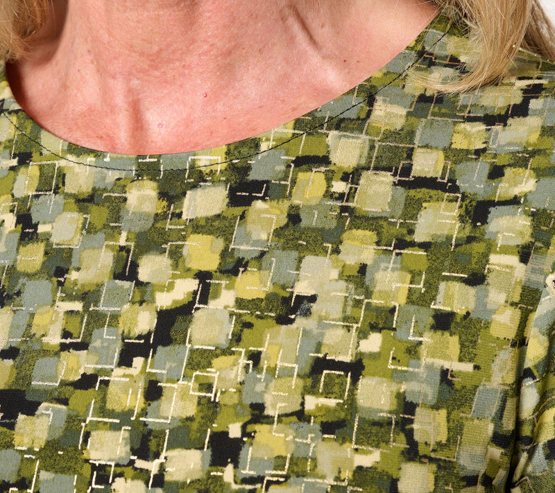 Susan Graver Foil Printed Liquid Knit Long Sleeve Crew Neck Top — View 7