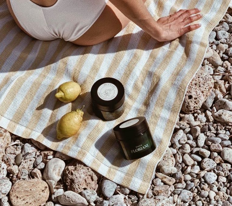 Villa Floriani Costa Reinvigorating Citrus Scru b — View 3
