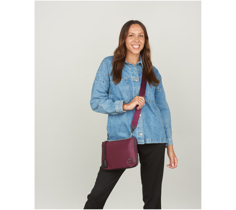 IHKWIP City to Suburbs Crossbody — View 31