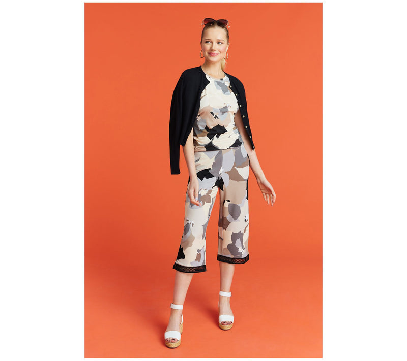 Isaac Mizrahi Live! Regular Printed Pebble Knit Pull On Culotte Pants — View 11