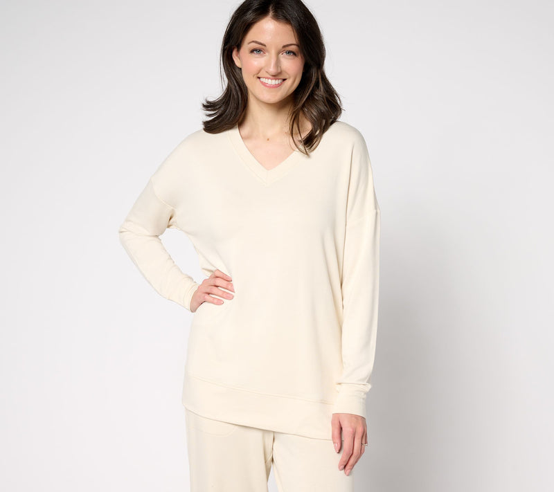 Brandis Dress Out Loud Acquitted Knit V-Neck Top with Side Slits — View 16