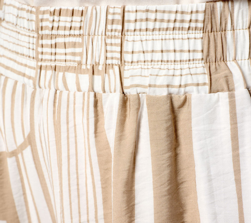 Susan Graver Weekend Petite Printed Dolce Woven Wide-Leg Pants — View 12