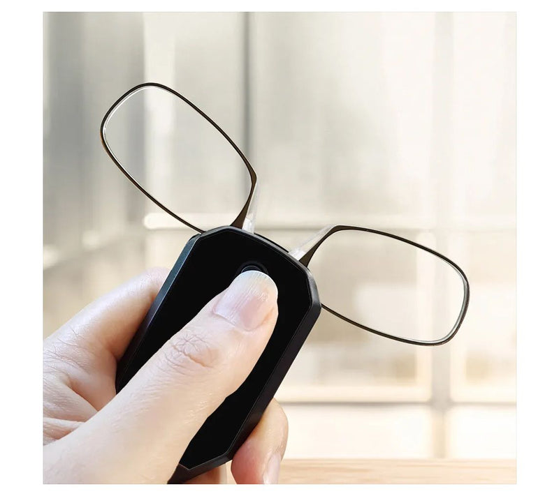ThinOptics Readers with Black Keychain — View 3