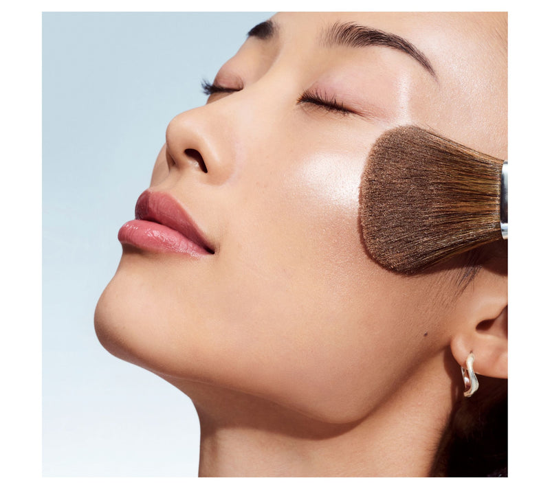 Clinique True H ighlight Weight less Illuminato r Highlighter — View 4