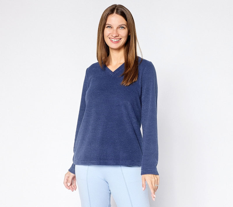 Denim & Co. Petite Chenille Fleece V-Neck Pullover with Pockets — View 7
