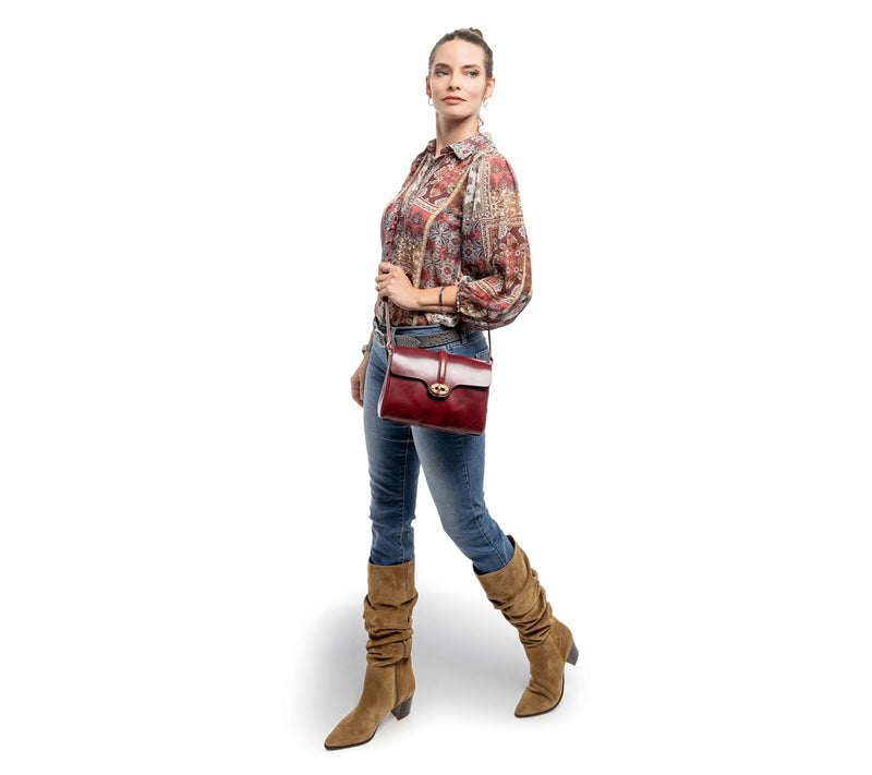 Old Trend Laurel Vintage Leather Crossbody — View 8