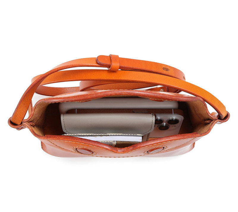 Old Trend Snapper Vintage Leather Crossbody — View 2