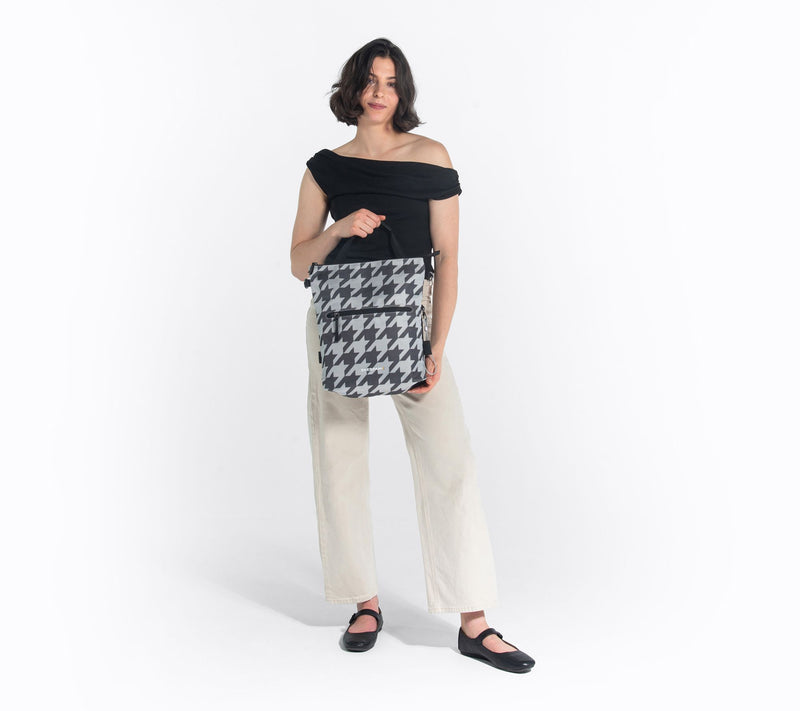 Sherpani Vale AT Reversible Crossbody — View 5