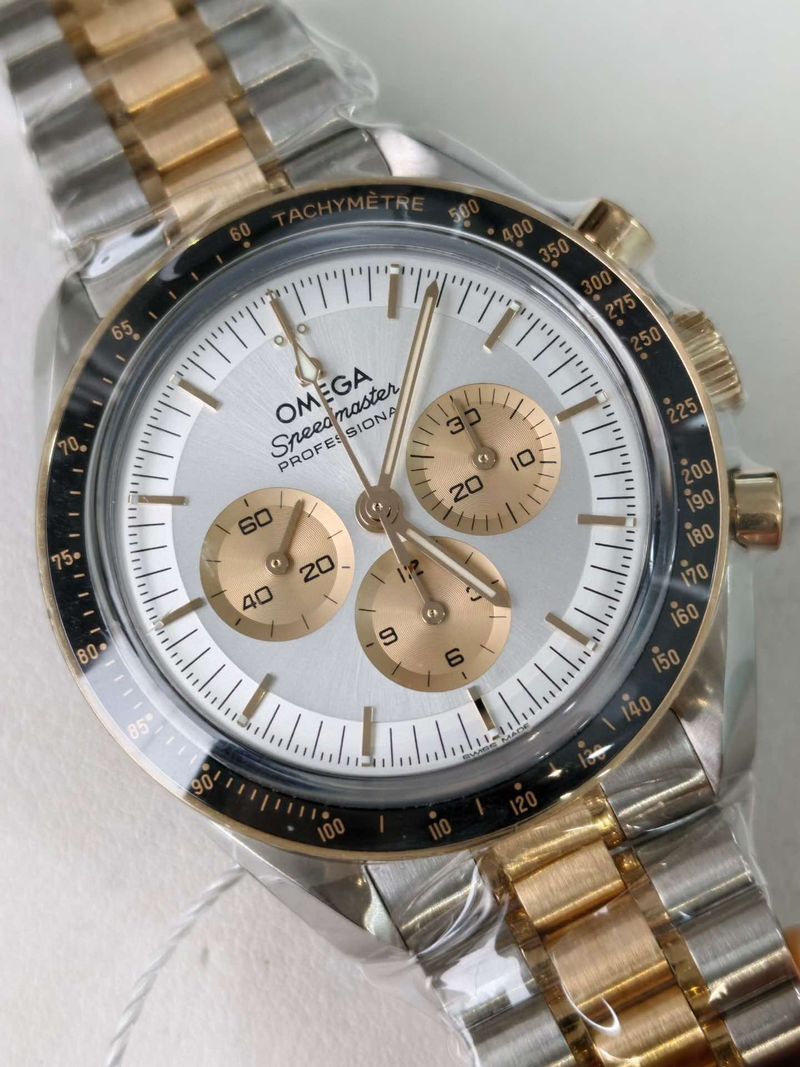 Omega Speedmaster Moonwatch "Gold Panda" (Ref. 310.20.42.50.02.001) — a two-tone Speedmaster Moonwatch with a panda dial. — View 3