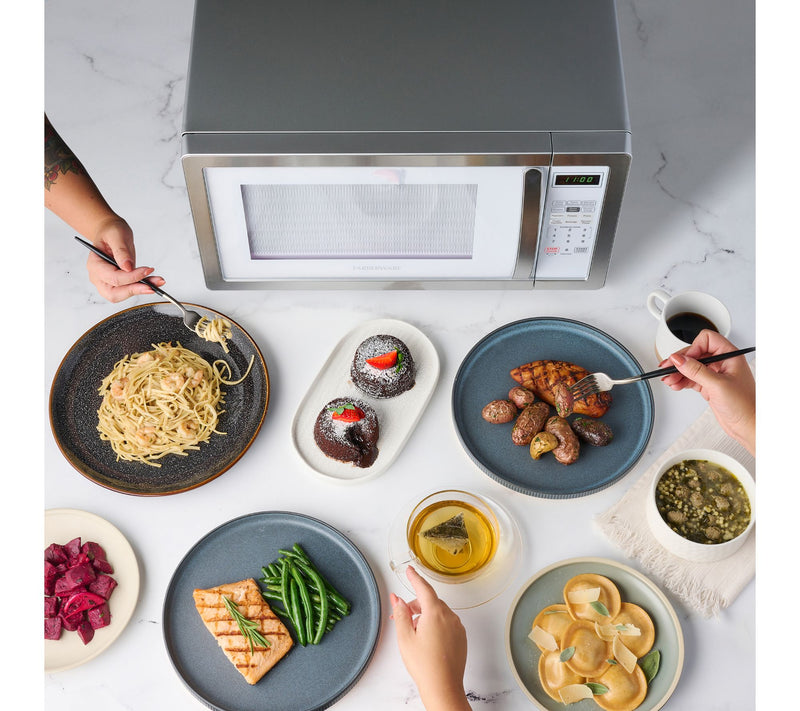 Farberware Classic 1.1 Cubic Foot Microwave Oven - White — View 7