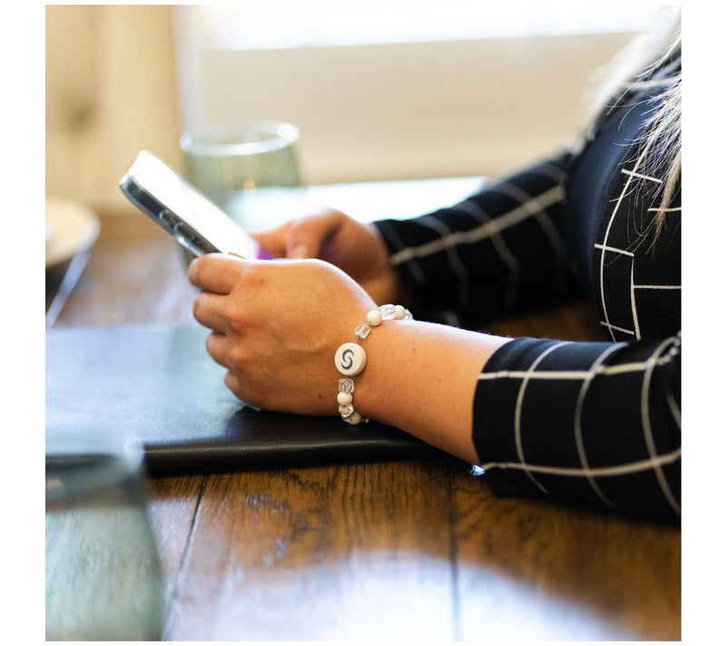 Contact Co. Smart Tap-to-Share Wearable Pendant — View 12