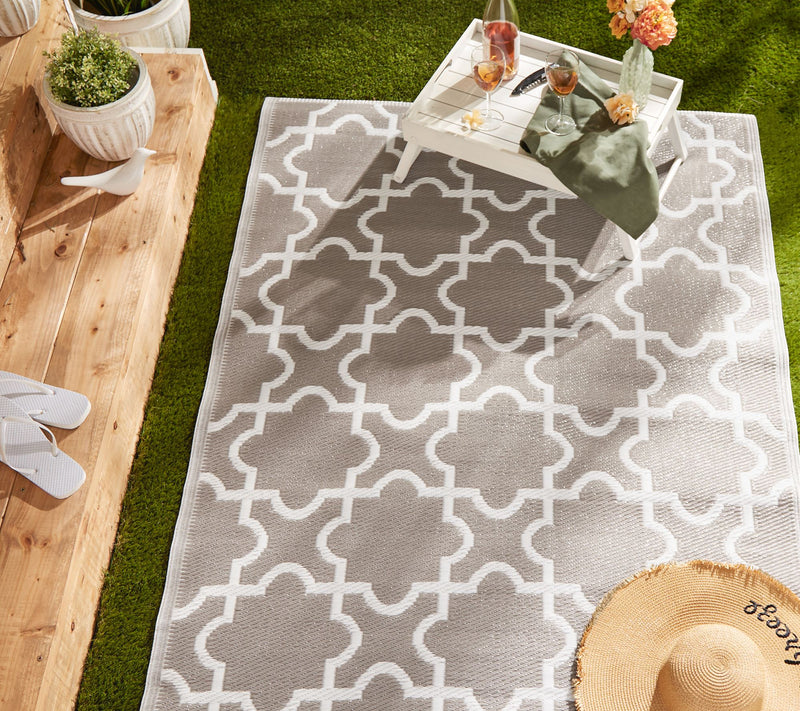 Design Imports Lattice Outdoor Rug 4' x 6' — View 8