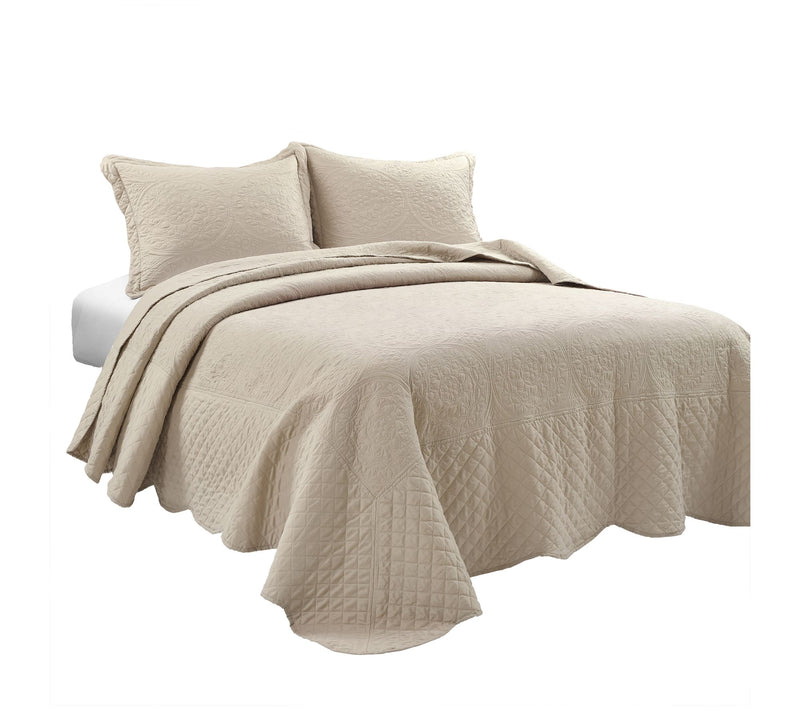 Lush Decor Medallion Scallop 3 PC KG Bedspread — Main view