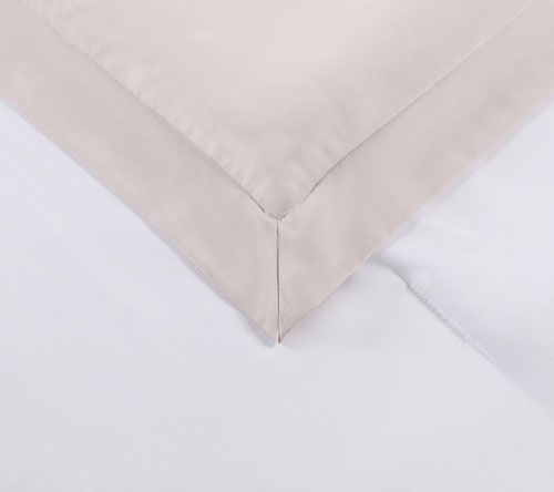Truly Soft Everyday Hotel Border Full/Queen Comforter Set — View 3