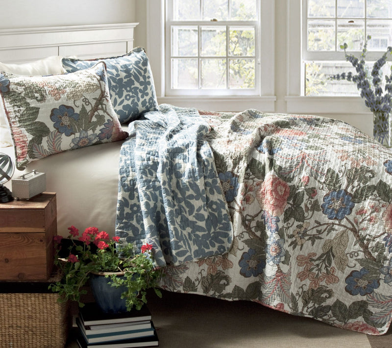 Sydney 3-Piece Floral King Quilt Set by Lush Decor — Main view