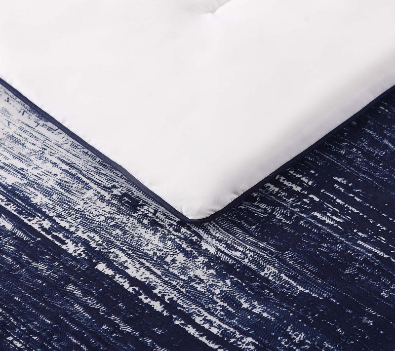 Vince Camuto Lyon Full/Queen Comforter Set — View 10