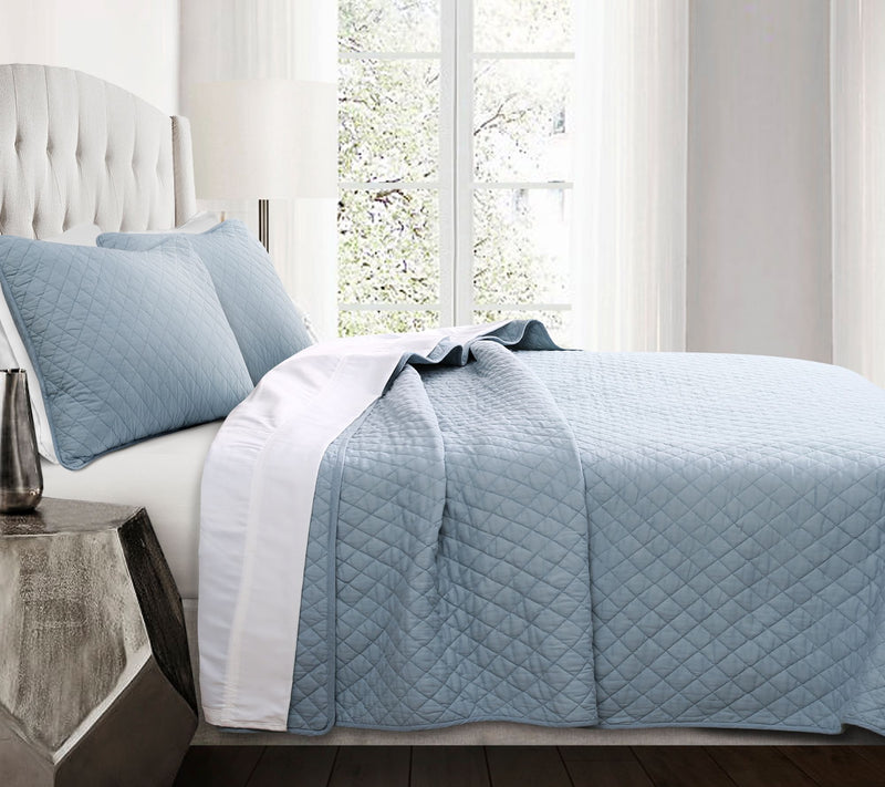 Ava Diamond Oversized 3-Piece King Quilt Set byLush Decor — Main view