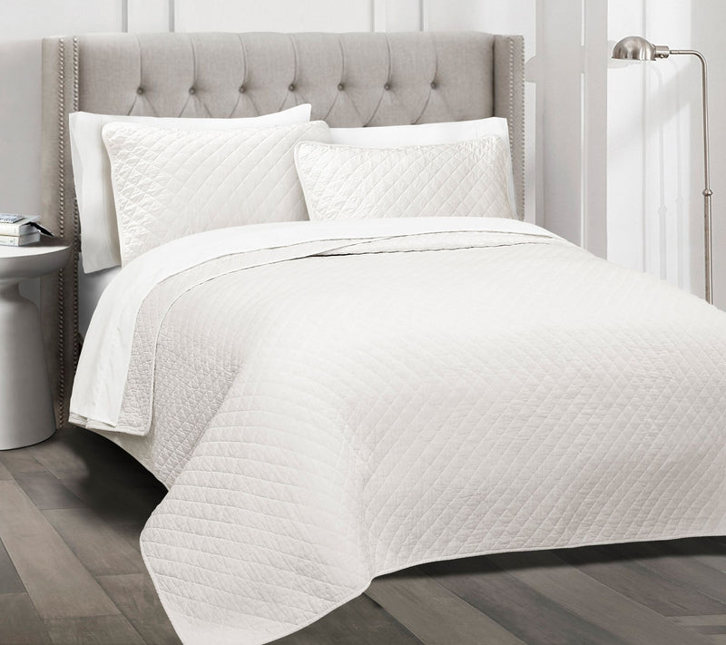Ava Diamond Oversized 3-Piece King Quilt Set byLush Decor — View 21