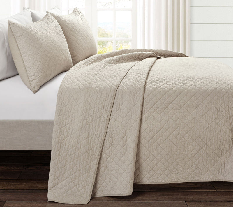 Ava Diamond Oversized 3-Piece King Quilt Set byLush Decor — View 13