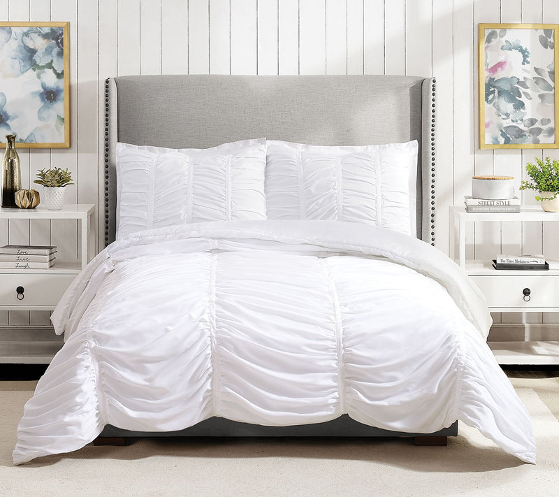 Modern Heirloom Emily F/Q Comforter Set - 3 Piece — View 9