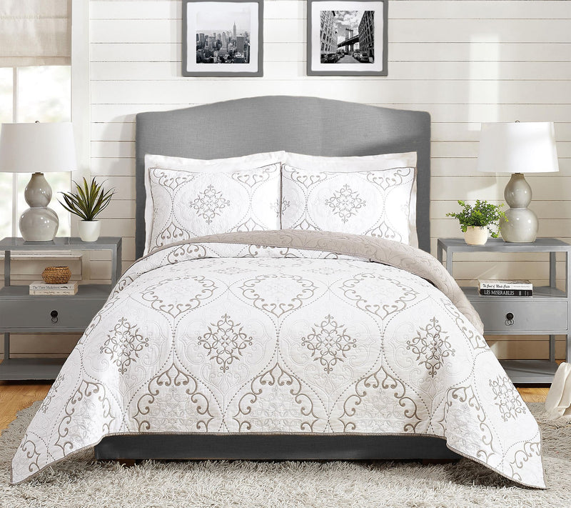 Modern Heirloom Chambers Full/Queen Quilt Set — View 3