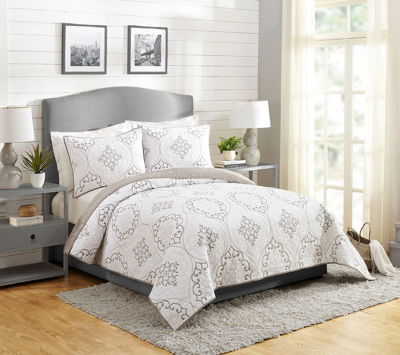 Modern Heirloom Chambers Full/Queen Quilt Set — View 9