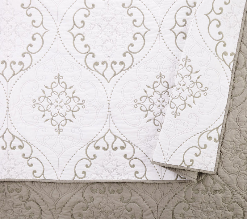 Modern Heirloom Chambers Full/Queen Quilt Set — View 11