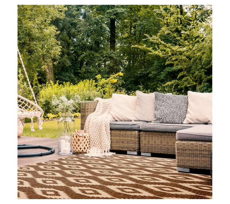 Safavieh Beach House 171 Outdoor 8' x 10' Rug — View 12