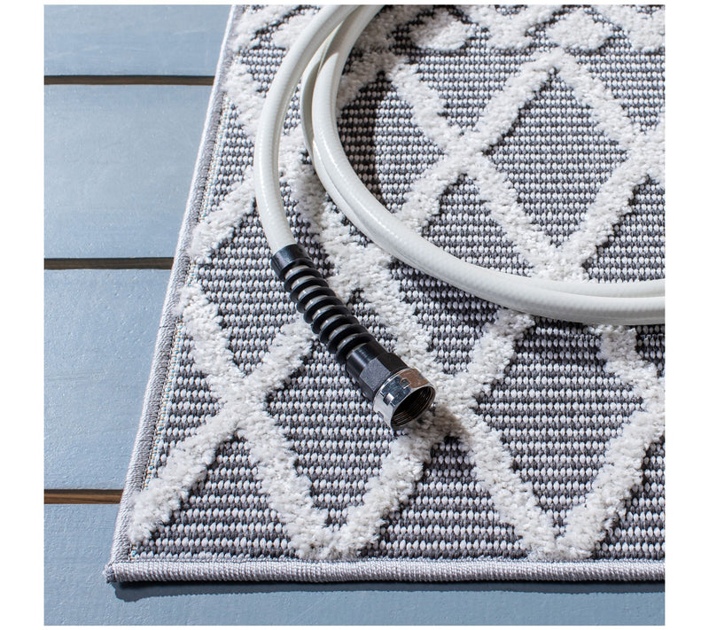 Safavieh Cabana 652 Outdoor 5'-5" X 7'-7" Rug — View 4