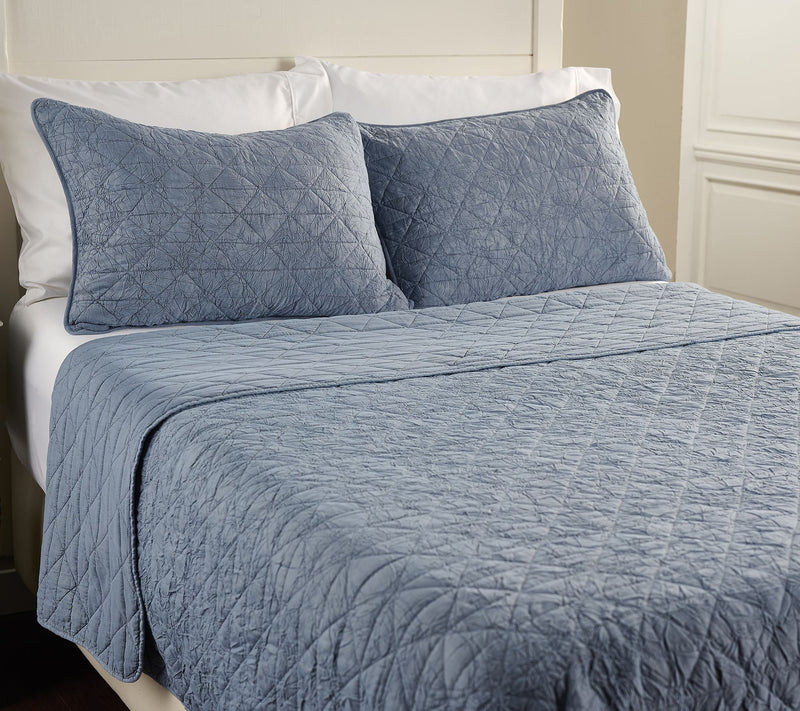 Home Reflections Textured Stonewash Quilt Set- King — Main view