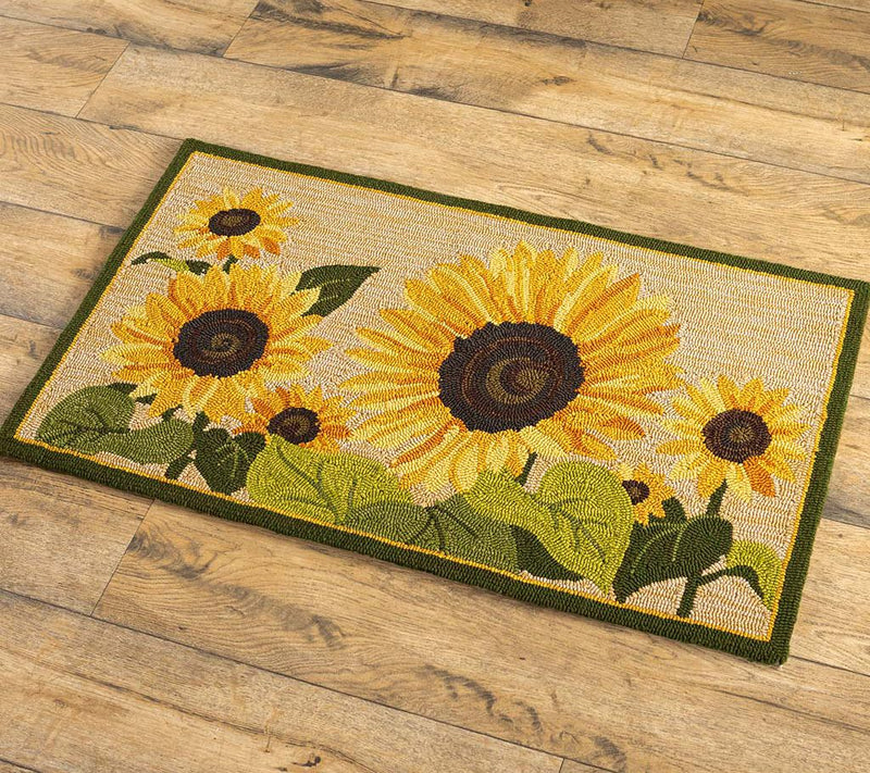 Evergreen Indoor/Outdoor Sunflower Garden Hooked Rug — View 2