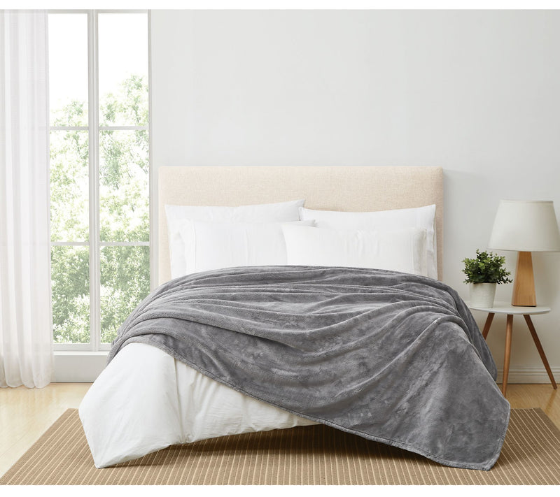 Royal Velvet 68"x90" Lavish Plush Solid Twin/Twin XL Blanket — View 5