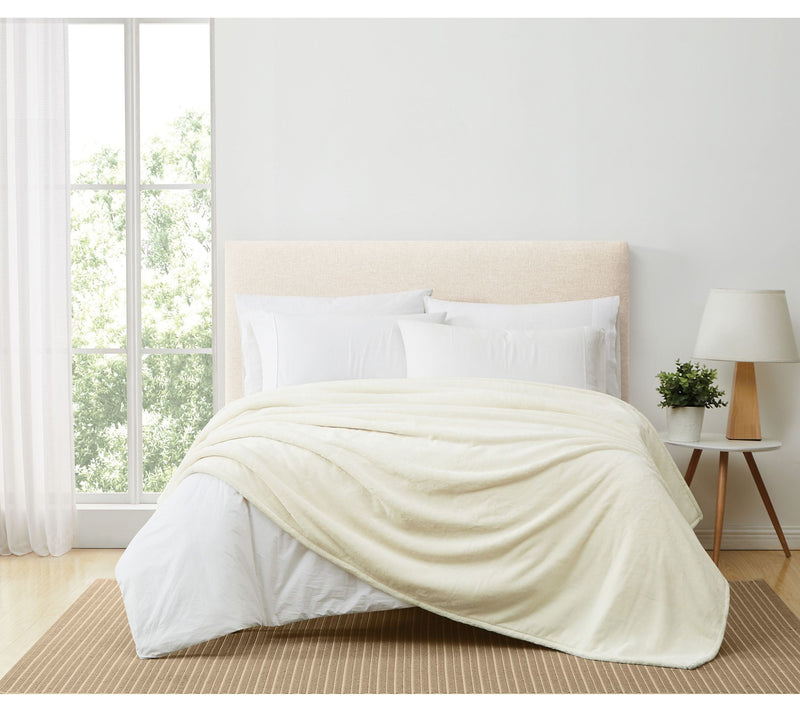 Royal Velvet 68"x90" Lavish Plush Solid Twin/Twin XL Blanket — View 7