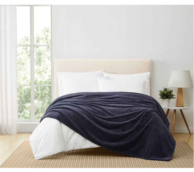 Royal Velvet 68"x90" Lavish Plush Solid Twin/Twin XL Blanket — View 9