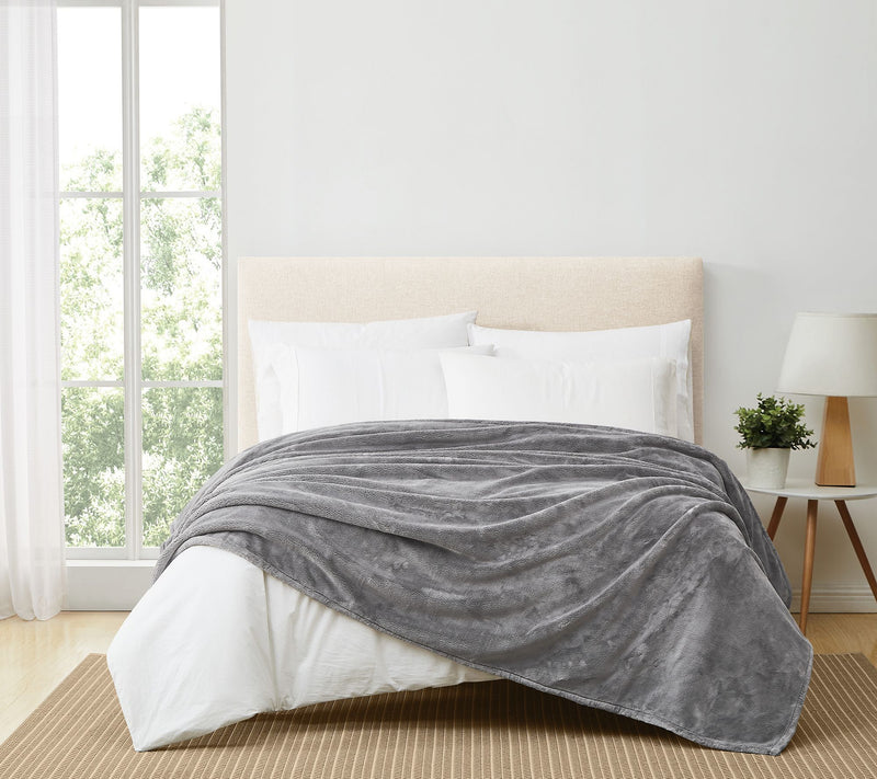 Royal Velvet Lavish Plush Solid Full/Queen Blanket — View 7