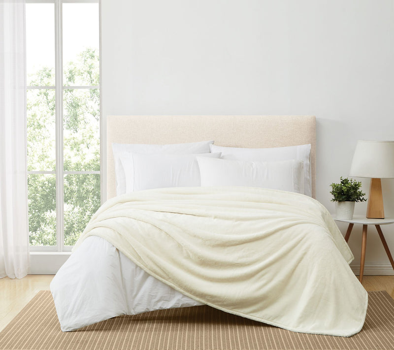 Royal Velvet Lavish Plush Solid Full/Queen Blanket — View 8