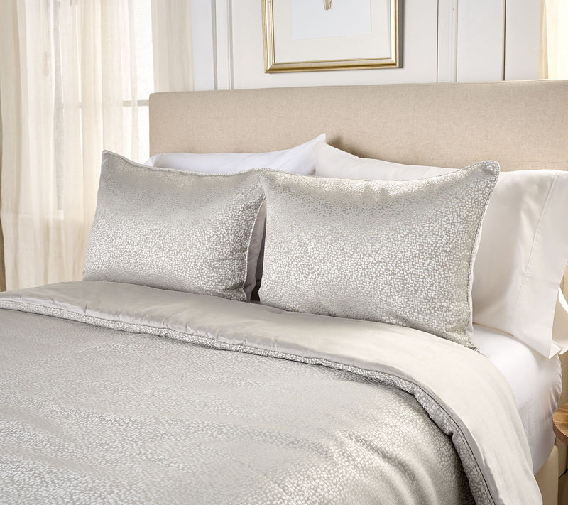 Northern Nights Signature Shiny Jacquard King Comforter Set — Main view
