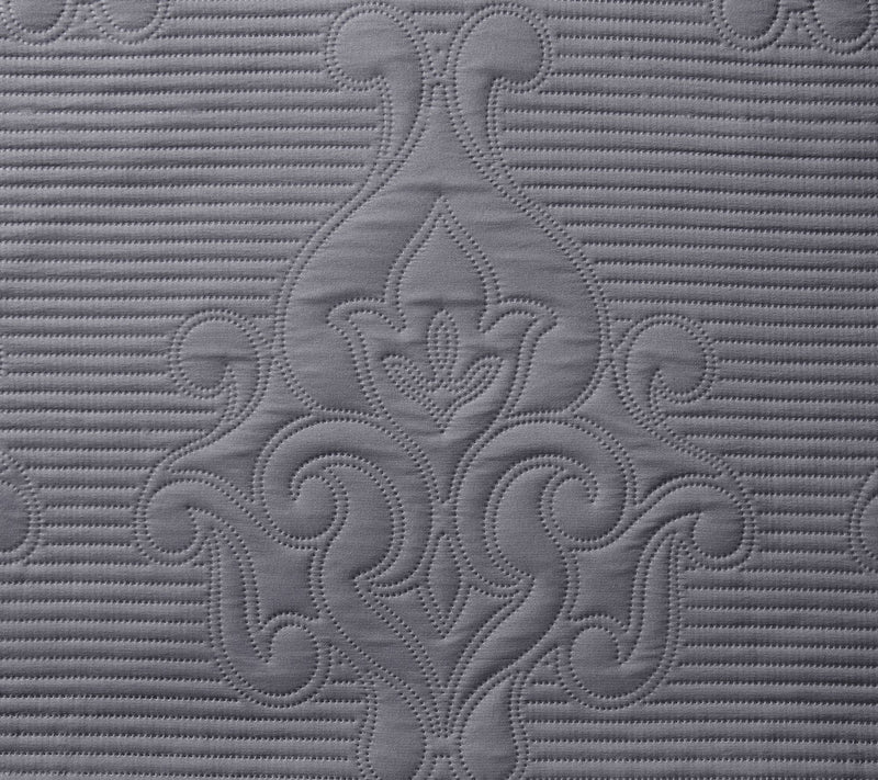 VCNY Home Solomun 3-Piece Damask Microfiber Quilt Set, King — View 6