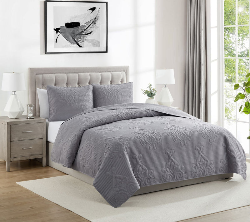 VCNY Home Solomun 3-Piece Damask Microfiber Quilt Set, King — View 2