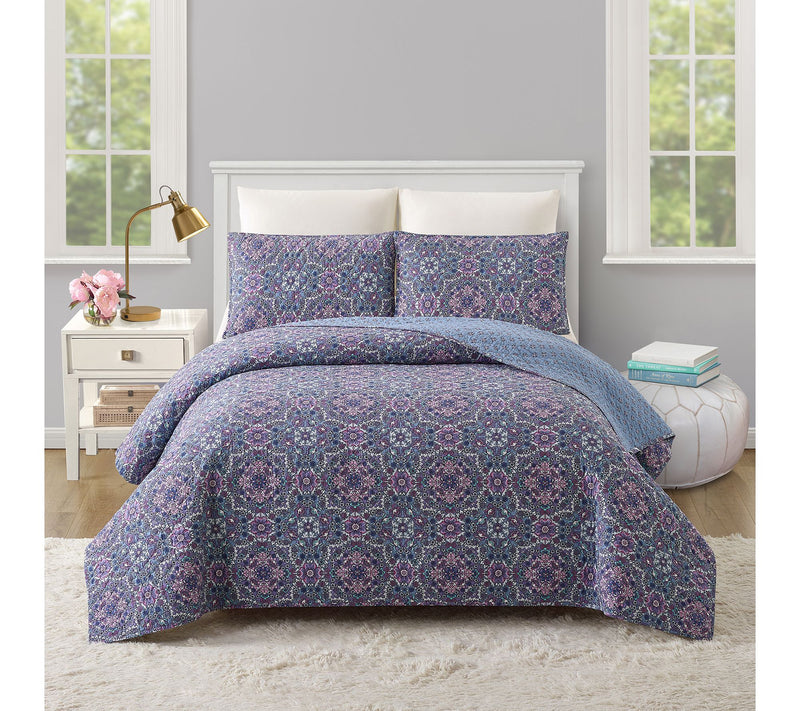 Modern Heirloom Lavender Florals 3-PC Full/Queen Quilt Set — Main view