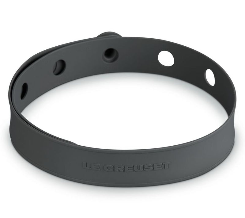 Le Creuset Silicone Travel Latch — View 9