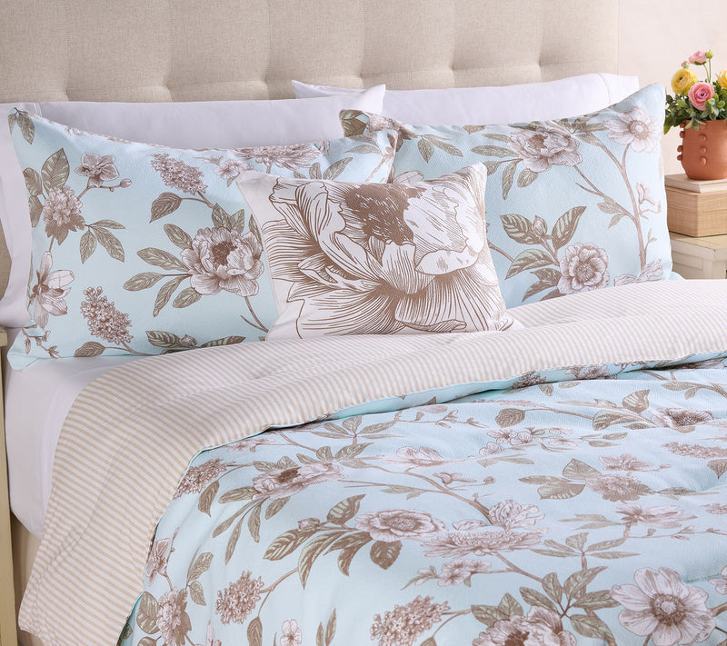 Home Reflections Garden Toile Comforter Set - King — Main view
