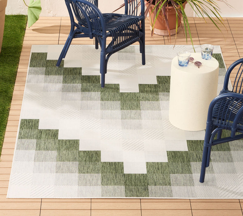 NMNY Patio Country Ombre Chevron 6x9 Indoor/Outdoor Rug — View 2
