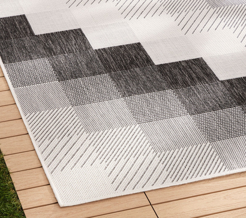 NMNY Patio Country Ombre Chevron 5x7 Indoor/Outdoor Rug — View 12