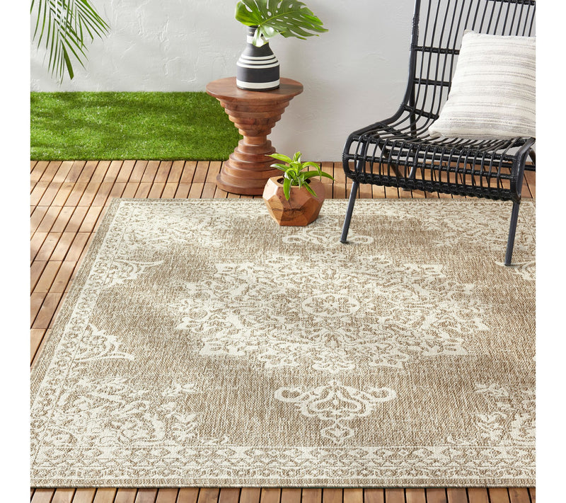 NMNY Patio Country Azalea 5x7 Indoor/Outdoor Rug — View 2