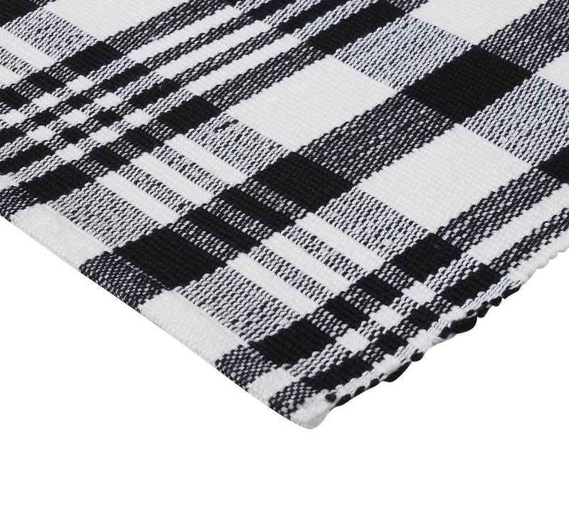 VCNY Home Black/White Plaid Indoor/Outdoor Layering Rug — View 4